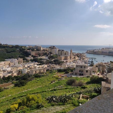 Appartement Panoramic Penthouse In Marsascala Which Enjoys Sea And Country Views à Marsaskala Extérieur photo