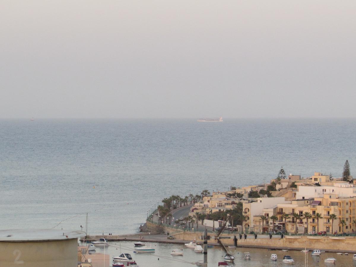 Appartement Panoramic Penthouse In Marsascala Which Enjoys Sea And Country Views à Marsaskala Extérieur photo