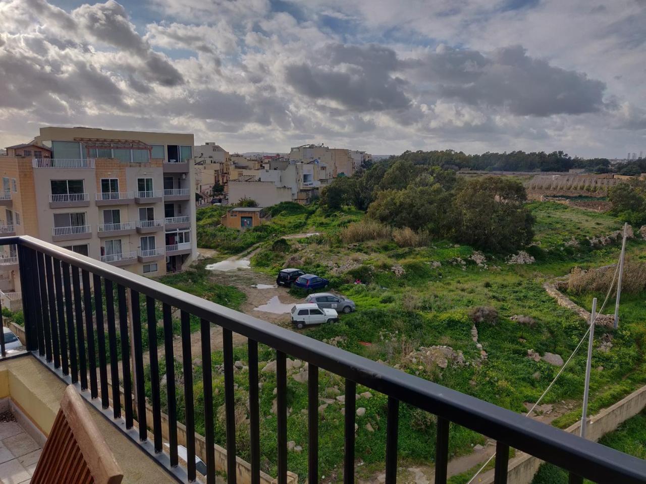 Appartement Panoramic Penthouse In Marsascala Which Enjoys Sea And Country Views à Marsaskala Extérieur photo