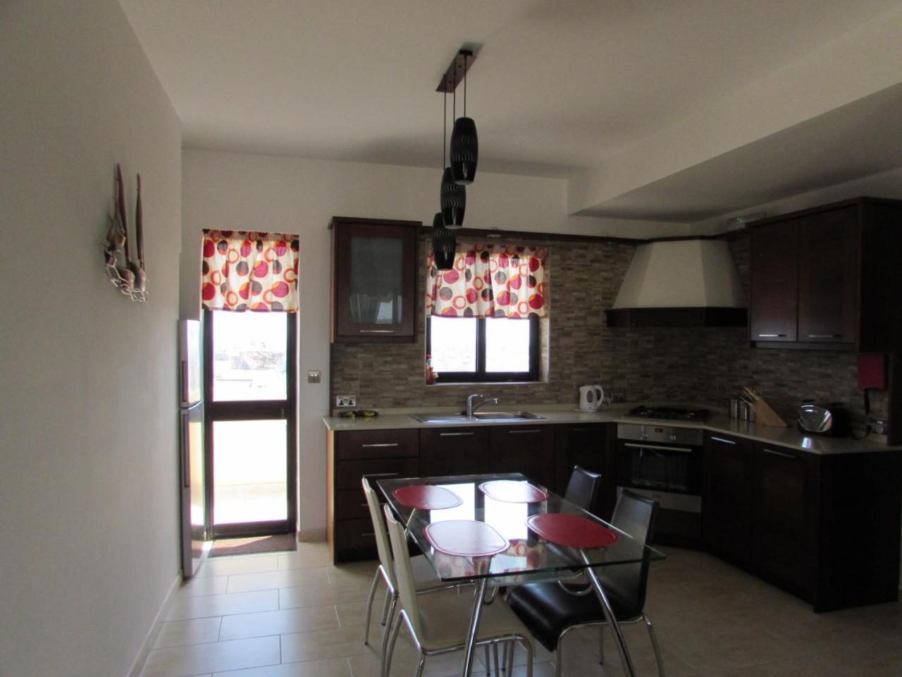 Appartement Panoramic Penthouse In Marsascala Which Enjoys Sea And Country Views à Marsaskala Extérieur photo