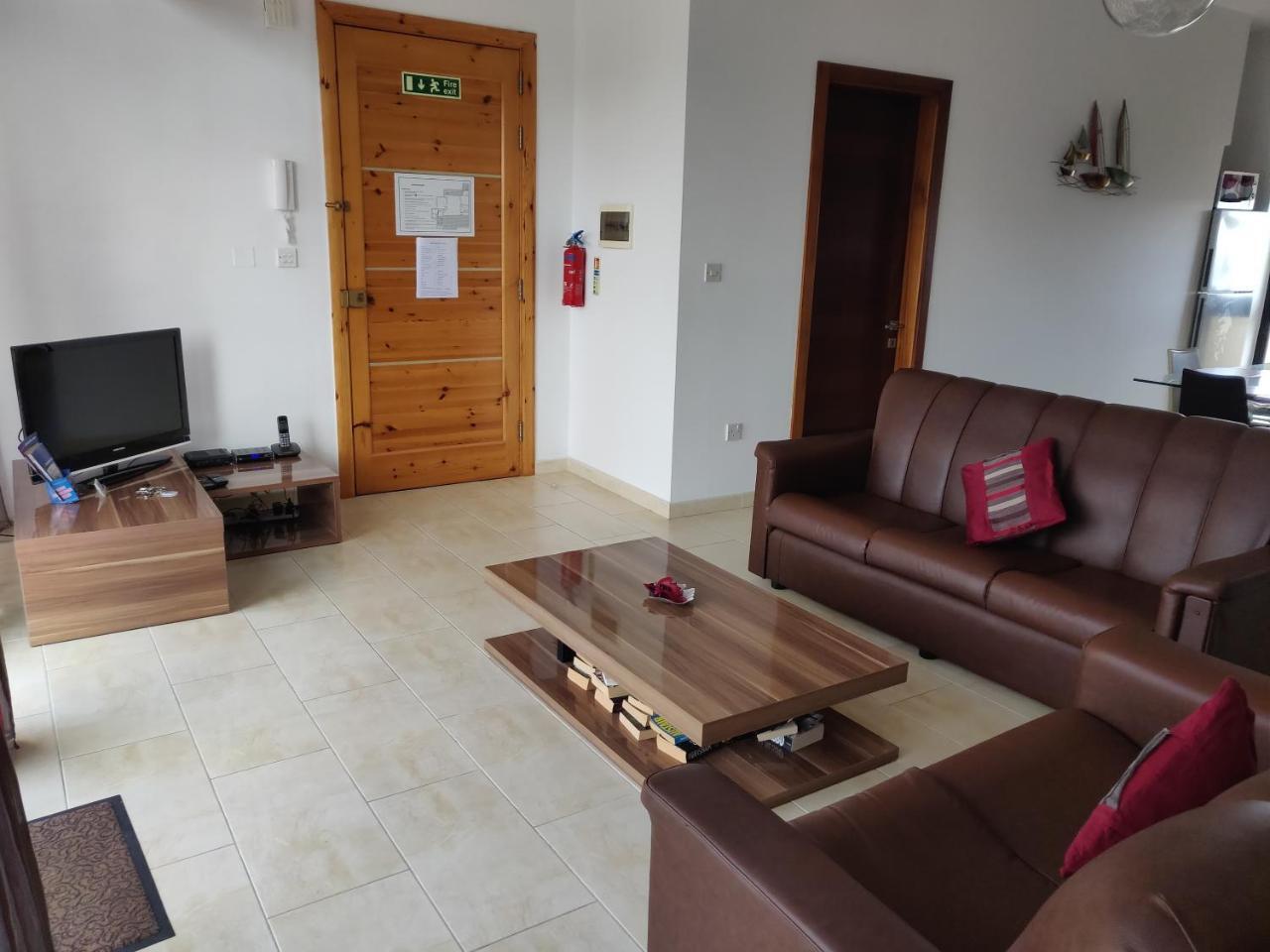 Appartement Panoramic Penthouse In Marsascala Which Enjoys Sea And Country Views à Marsaskala Extérieur photo